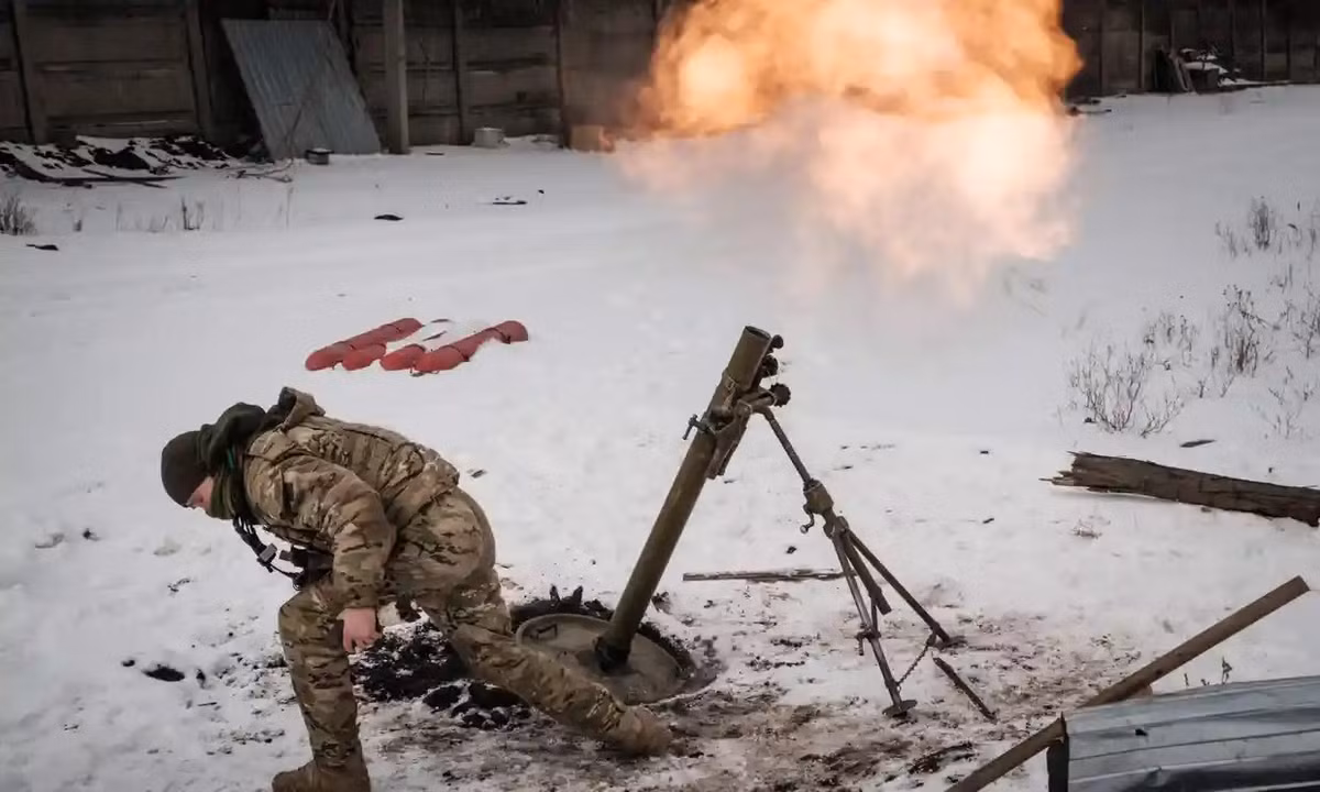 Tuy nhiên mũi đột kích của quân Wagner đã bị Lữ đoàn bộ binh cơ giới 93 của Ukraine trực tiếp ngăn ngặn. Lữ đoàn 93 được tăng cường thêm xe tăng từ làng Ivanivsk, kiên quyết đánh bật lính đánh thuê Wagner vốn chỉ được trang bị vũ khí hạng nhẹ; lại chưa kịp củng cố trận địa phòng ngự ra khỏi khu vực.