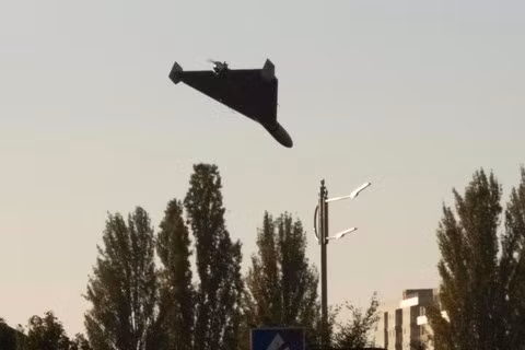 Cũng có thông tin cho rằng, quân đội Ukraine dường như muốn "học theo" chiến thuật của quân đội Nga, tiến hành một cuộc nghiên cứu toàn diện về loại UAV Geran-2 của Nga bị bắn hạ, sau đó sao chép lại cả vũ khí lẫn chiến thuật của Nga.