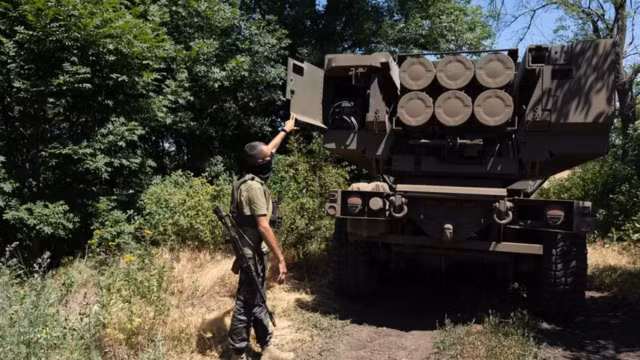 Ngoài ra, Mỹ và các nước phương Tây khác cũng đang cung cấp cho Ukraine các loại đạn dẫn đường mới để tăng cường khả năng tấn công tầm xa. Đồng thời tích cực thay đổi các thông số kỹ thuật của đạn dẫn đường, để nâng cao khả năng chống nhiễu điện từ.