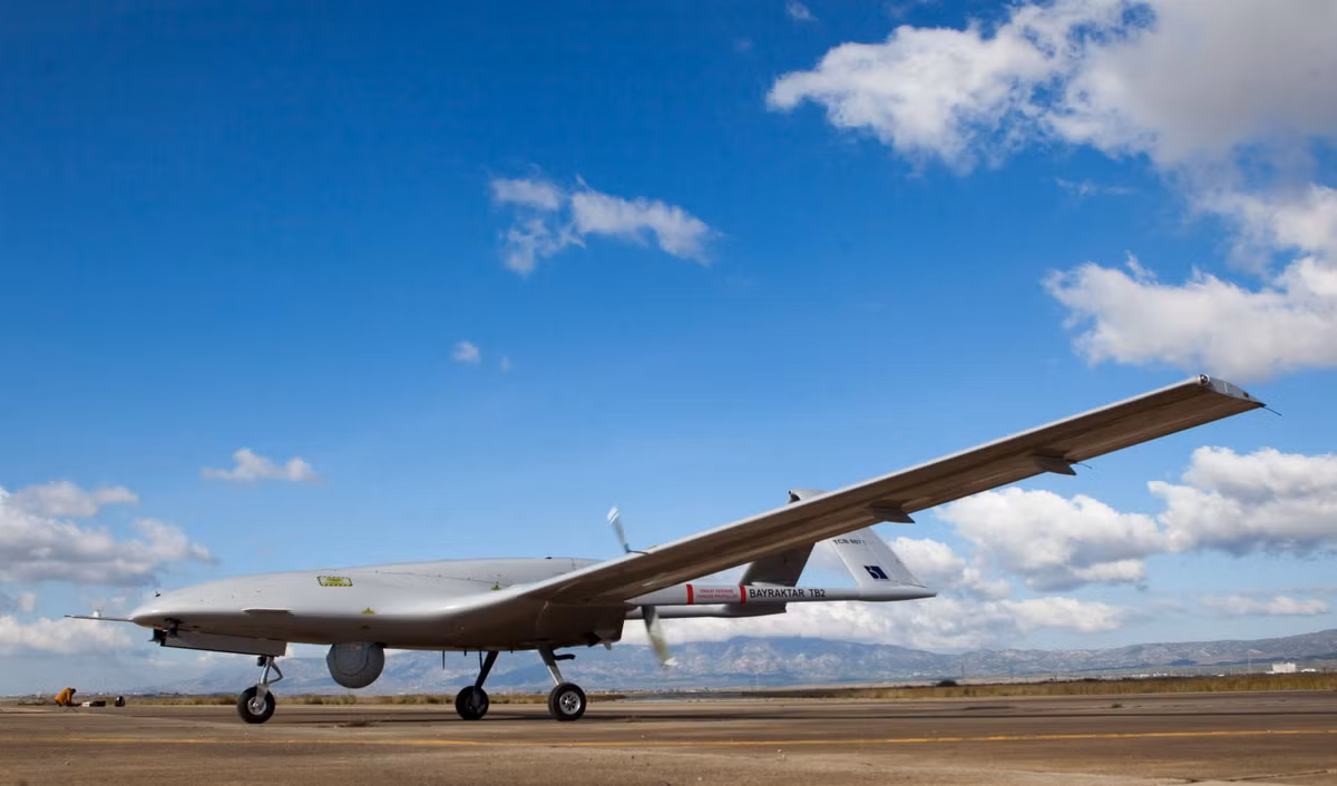 Theo thông tin, chiếc UAV TB2 bị bắn rơi gần làng Shchastia. Trước đó, khu dân cư này nằm dưới sự kiểm soát của dân quân LPR; nhưng khu vực này đã được quân đội Ukraine chiếm lại từ lực lượng dân quân.