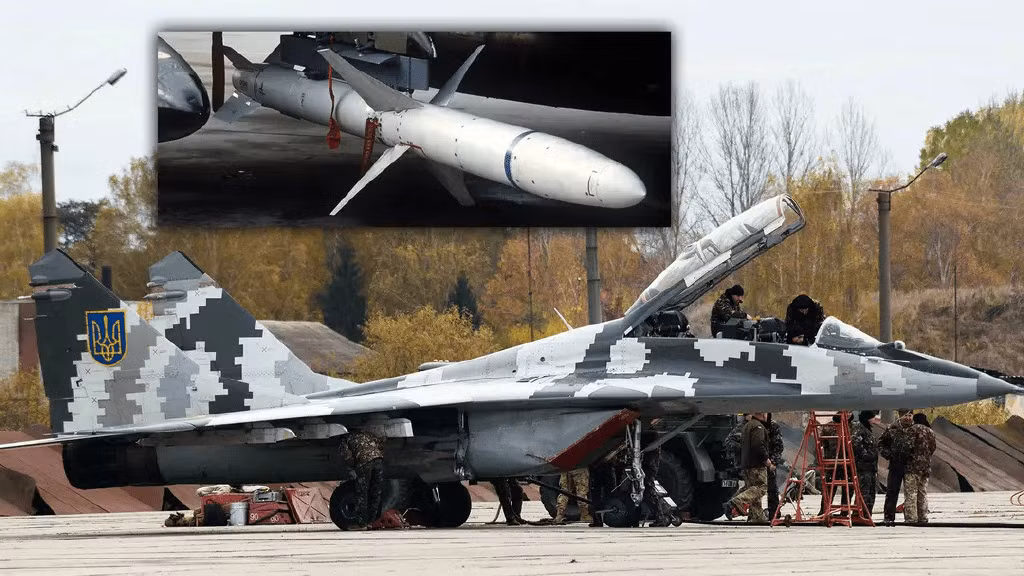 MiG-29 Ukraine qua mặt được hệ thống phòng không S-400 Nga? - Hình 5 MiG-29 Ukraine qua mat duoc he thong phong khong S-400 Nga?-Hinh-5
