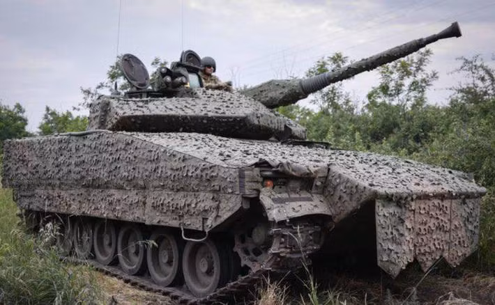 Những chiếc xe chiến đấu bộ binh CV90 của Thụy Điển, dự kiến sẽ thay thế những chiếc M2A2 Bradley mà Mỹ viện trợ, đã bị thiệt hại trong cuộc tấn công của Quân đội Ukraine ở tỉnh Zaporizhzhia trong những ngày trước đây (Nguồn ảnh 163). 