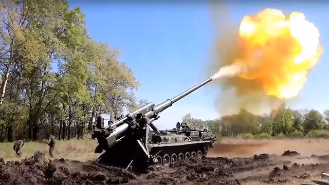 Trong một cuộc xung đột tổng lực như cuộc xung đột Nga-Ukraine, có khả năng nòng pháo của khẩu 2S7 không thể chịu được việc bắn đạn liều phóng cao với tốc độ liên tục. Tất nhiên, đây cũng chỉ là suy đoán và chưa được chứng minh bằng bằng chứng thực tế. 