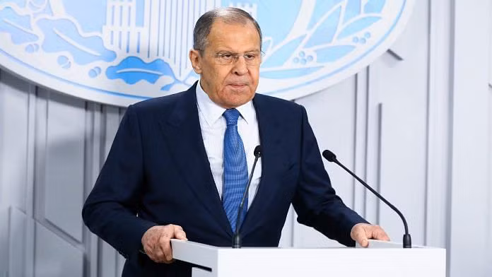 Trong khi đó Ukraine đã gần như quyết định rút khỏi các thỏa thuận Minsk trong tương lai gần, khi Ngoại trưởng Nga Sergei Lavrov thông báo, Ukraine chính thức có ý định rút khỏi các thỏa thuận Minsk.