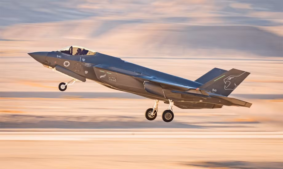 Mặc dù chiến đấu cơ F-35, được Mỹ thiết kế để sử dụng công nghệ tàng hình, nhằm giảm khả năng phát hiện, khiến hiệu quả phát hiện của các hệ thống phòng không như S-300 đối với các máy bay này có thể bị hạn chế, đặc biệt nếu F-35 sử dụng các biện pháp đối phó và chiến thuật để tránh bị phát hiện. Nhưng trên thực tế lại không đúng như vậy.