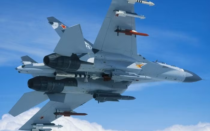 Kh-31 là loại tên lửa đạt tốc độ Mach 3, rất phù hợp để đánh chặn máy bay đối phương và tấn công từ khoảng cách an toàn, đồng thời là phương tiện lý tưởng để vô hiệu hóa các mục tiêu như hệ thống phòng không S-300 và BuK-M1 bằng cách phát hiện sự phát xạ từ radar của những hệ thống này.