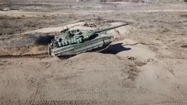 8 xe tăng Leopards và 3 AMX-10 bị Nga hạ gục trong một ngày 8 xe tang Leopards va 3 AMX-10 bi Nga ha guc trong mot ngay