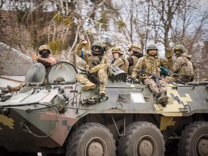 Tập đoàn quân do Quân đội Ukraine thành lập trong cuộc phản công giả định, phải đảm bảo có thể thực hiện đợt tấn công đầu tiên (thê đội 1), đủ sức đánh chiếm đầu cầu, tạo thế chiến dịch và có khả năng đẩy đối phương vào sâu hơn trong cuộc tấn công. 