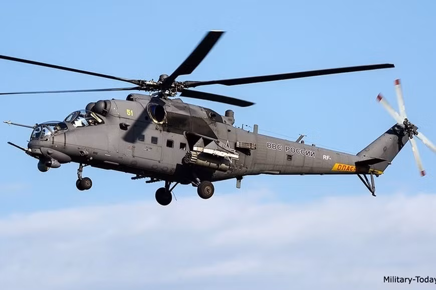 Mi-35M cũng trang bị các tính năng quan trọng từ trực thăng thế hệ mới, đặc biệt là Mi-28, bao gồm việc sử dụng cánh quạt đuôi hình chữ X có độ ồn thấp. Cùng với đó là sử dụng động cơ mới và cánh quạt bằng composite, giúp nâng cao đáng kể hiệu suất của trực thăng. Ảnh: Military Today.