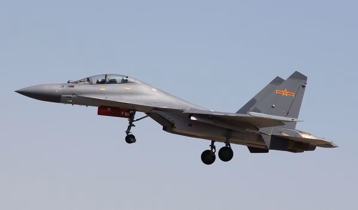 Trong quá khứ, Công ty chế tạo máy bay Thẩm Dương đã sao chép thành công các máy bay chiến đấu MiG-19 thành J-6, cũng như J-16 và J-11B dựa trên trên thiết kế Su-27 Flanker của Liên Xô.