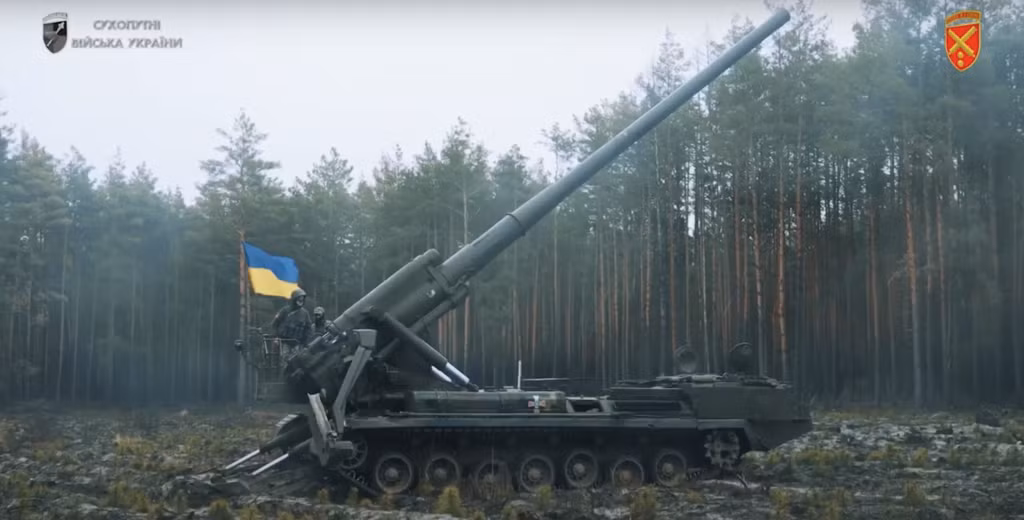 Nhưng cũng không loại trừ là khẩu đội pháo trên của Ukraine tình cờ trúng đạn pháo Nga khi bắn; hoặc là cuộc tấn công của UAV tự sát lảng vảng Lancet, không được ghi lại trong video, nhưng đã dẫn đến vụ nổ của lựu pháo tự hành.