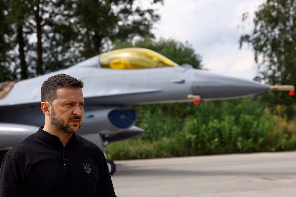 Hiện các nhà phân tích quân sự đang theo dõi chặt chẽ tình hình việc chiếc F-16 của Không quân Ukraine bị rơi. Nếu nếu vụ bắn hạ F-16 được xác nhận, đây sẽ là một thời điểm quan trọng trong cuộc không chiến đang diễn ra ở Ukraine. (Nguồn ảnh: Bulgarian Military, Wikipedia, Ukrinform).