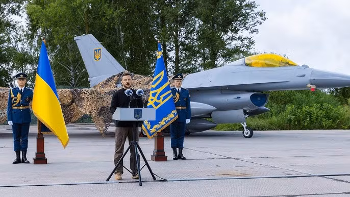 Trong khi vẫn đang chờ xác nhận việc bắn hạ máy bay F-16 làm nổi bật sự căng thẳng đang diễn ra giữa vũ khí của phương Tây và hệ thống phòng không của Nga. Hiện số chiến đấu cơ F-16 của Ukraine do các nước NATO như Đan Mạch chuyển giao, nhằm tăng cường khả năng tấn công của Ukraine chống lại Quân đội Nga.