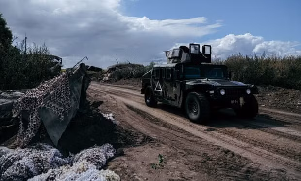 Tuy nhiên, điều không thể phủ nhận là quân đội Ukraine (AFU), đã xây dựng một số lượng lớn các công sự kiên cố xung quanh thị trấn Sudzha. Nếu RFAF tiếp tục tấn công trực diện, sẽ mất ít nhất vài tháng nữa để tiêu diệt hoàn toàn lực lượng Ukraine phòng thủ tại đây.