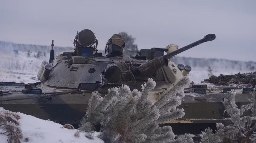 Bộ Quốc phòng Belarus thông báo “Do các hoạt động quân sự của Ukraine gần biên giới Belarus và leo thang quân sự tại khu vực Donbass; Nga và Belarus đã quyết định tiếp tục kiểm tra chung các lực lượng phản ứng.