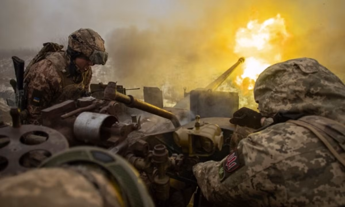 Vì vậy, trong khi Quân đội Ukraine phát động “cuộc phản công lớn” ở khu vực Zaporizhia và nam Donetsk, họ cũng mở cuộc tấn công quyết liệt vào các vị trí ở sườn phía bắc và phía nam Bakhmut, đặc biệt là Klishchiivka ở sườn phía nam, khu vực Odradivka ở phía đông và hướng sườn phía Bắc đã trở thành tâm điểm giành giật khốc liệt giữa hai bên.