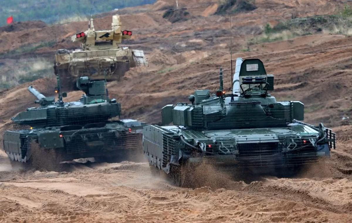 Hiện Sư đoàn 90 là đơn vị sử dụng nhiều xe tăng T-90 nhất của Quân đội Nga, trong đó có cả 9 mẫu xe hỗ trợ tăng BMPT mới nhất cũng biên chế tại đây và cũng là đơn vị có chiếc BMPT vừa bị tổn thất trong chiến đấu đầu tiên.