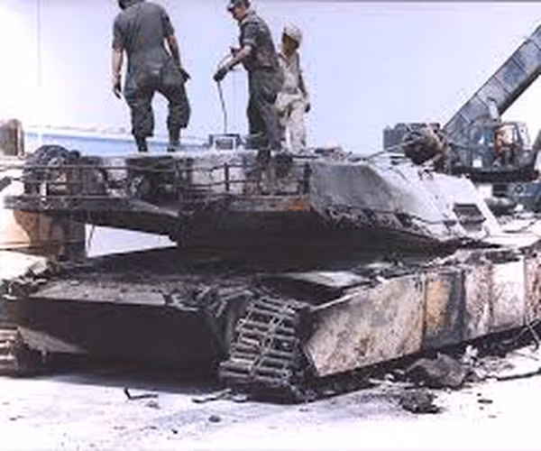 Vì vậy thật dễ hiểu, môi trường chiến trường mà những chiếc T-72B3 phải đối mặt tại Ukraine, chắc chắn còn khó khăn hơn nhiều với những chiếc M1A2 tại Trung Đông. 