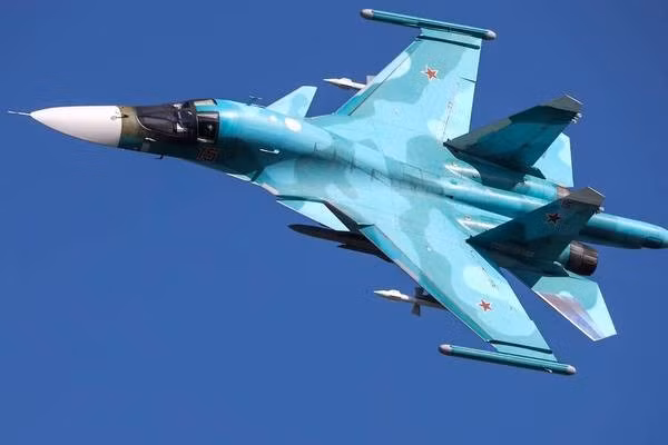 Việc Không quân Nga sử dụng tiêm kích bom Su-34 trang bị tên lửa siêu thanh Kinzhal, bắt đầu tấn công các mục tiêu trên lãnh thổ Ukraine, các chuyên gia đã đưa ra kết luận rằng, điều này khiến Kiev hoàn toàn bất ngờ khi sử dụng bất kỳ hệ thống phòng không nào hiện có của họ, để đánh chặn loại tên lửa này.