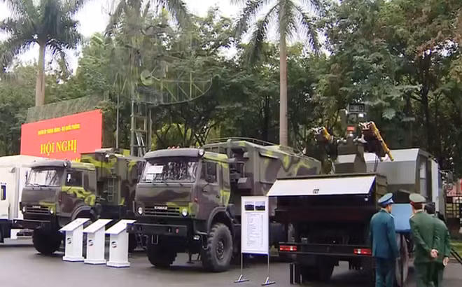 Nhìn bảng thông số kỹ – chiến thuật về những loại radar Việt Nam được giới thiệu trong các cuộc triển lãm khiến ta bất ngờ bởi lẽ chúng không hề thua kém sản phẩm từ những cường quốc về công nghệ quân sự. Ngoài việc ứng dụng những tinh hoa công nghệ mới nhất, những chuyên gia Việt Nam còn chú trọng đặc biệt vào tính tiện dụng và thẩm mỹ cao.