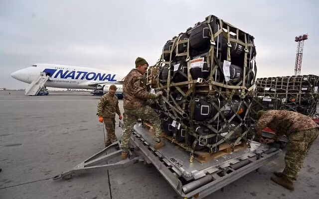 Thủ tướng Anh Johnson cho biết: Ngay cả khi Nga và Ukraine đạt được thỏa thuận, phương Tây sẽ không ngừng các lệnh trừng phạt đối với Nga, và các lệnh trừng phạt sẽ tiếp tục cho đến khi toàn bộ Quân đội Nga được rút khỏi Ukraine.