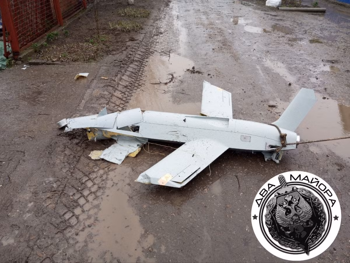 UAV UJ-23 và UJ-25 cũng có kích thước tương đương và cả hai mẫu dường như có một số đặc điểm giúp tàng hình trước radar. Nhà sản xuất UAV UJ-23, Ukrjet, không liệt kê UJ-25 trên trang web công khai của mình. 