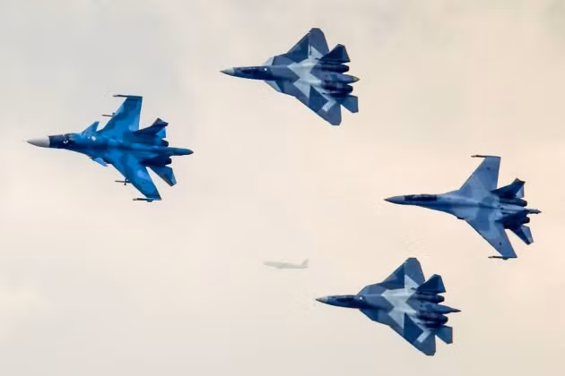 Mặc dù tình hình ở Miền Đông Ukraine đang cận kề nguy cấp, nhưng quân đội Ukraine vẫn chưa dám phát động một cuộc tấn công lớn nào; ngoài việc tiến hành pháo kích giữa hai bên và đưa lực lượng đặc biệt xâm nhập vào đối phương.