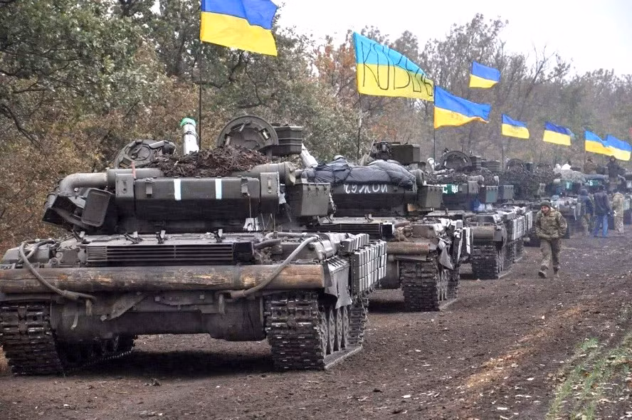 Hiện nay rất có thể, phía quân đội Ukraine đang theo đuổi chiến lược tấn công trọng điểm trên toàn mặt trận; tuy nhiên theo nhận định của các chuyên gia, Quân đội Ukraine tập trung tiến công tại Nam Donbass và có thể một cuộc tấn công quy mô lớn có thể xảy ra trong những ngày tới. Nguồn ảnh: BMDP.