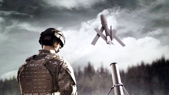 Cho đến nay, chính quyền Mỹ đã thông báo rằng, họ sẽ viện trợ hàng trăm chiếc UAV "Switchblade" tới Ukraine; thực chất đây là những UAV hoạt động theo kiểu “tự sát”, có tầm bắn hạn chế và cũng chỉ có thể dùng một lần.