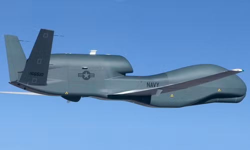 Và Mỹ cũng nên nhớ chiếc UAV MQ-4C Triton của Hải quân nước này, có trị giá hơn 200 triệu USD (gấp 100 lần UAV TB2), đã bị lực lượng phòng không Iran bắn rơi vào tháng 6/2019; việc này đã gây sốc cho Quân đội Mỹ khi đó. 