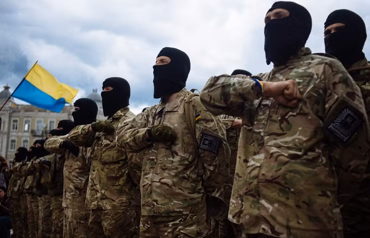 Tổng thống Zelensky cũng cho biết, Ukraine đang chuẩn bị chào đón đợt “quân tình nguyện” nước ngoài đầu tiên, lên tới 16.000 người, họ vào Ukraine mà không cần thị thực và sẽ chiến đấu đến khi nào Ukraine hết chiến tranh. Nếu như vậy, Ukraine dễ biến thành một chiến trường ủy nhiệm như Syria hiện nay. Nguồn ảnh: Pinterest. 