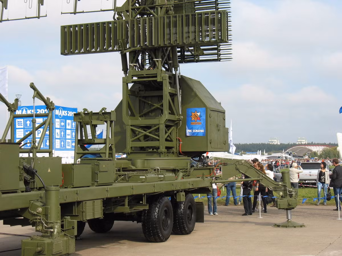 Theo nguồn thông tin, radar Sky-T với các phiên bản khác nhau, là một loại khí tài không thể thiếu trong Triển lãm Hàng không Moscow. Loại radar này luôn thu hút sự chú ý của đông đảo các chuyên gia nước ngoài với những tính năng và hiệu suất tuyệt vời.
