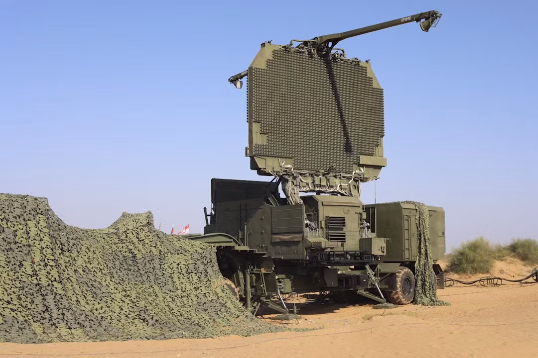 Ngoài ra, các radar 91N6 của hệ thống phòng không S-400 của Nga cũng được nhìn thấy ở khu vực Belgorod, có khả năng phát hiện bất kỳ mục tiêu trên không nào ở khoảng cách lên tới 600 km.