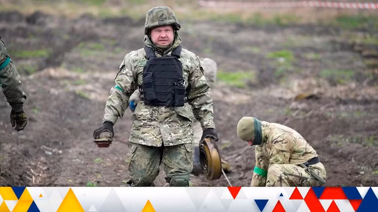 Vì sự khó lường và bí mật của mìn, nên Quân đội Ukraine không biết vị trí và phạm vi cụ thể của bãi mìn của Nga; do vậy họ không thể vòng tránh vì không thể phát hiện ra bãi mìn và thiếu nghiêm trọng những vũ khí phá mìn. Chính mìn là vũ khí đe dọa sự sống còn của lính Ukraine trong chiến đấu.