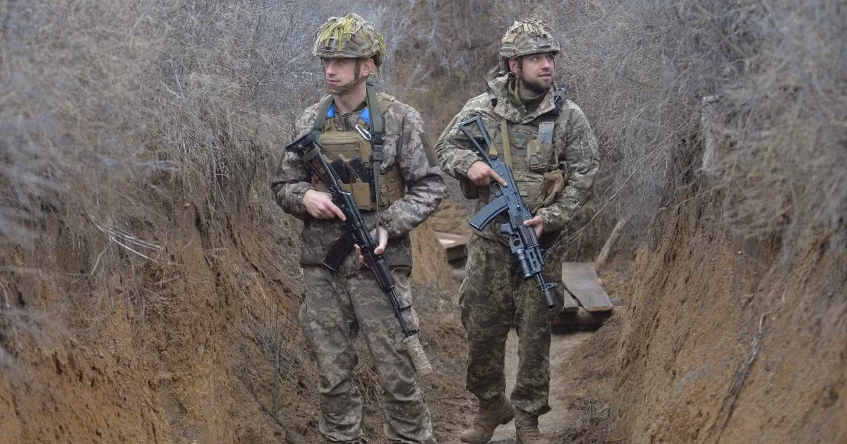 Chiến hào của Quân đội Ukraine hoàn toàn vô dụng trước hỏa lực áp đảo của Quân đội Nga, vị trí phòng ngự của Quân đội Ukraine chỉ đơn giản là một nghĩa địa. Dù họ có đào hào sâu đến đâu, cũng không thể chịu được đạn nhiệt áp và đạn pháo nổ trên không của quân Nga