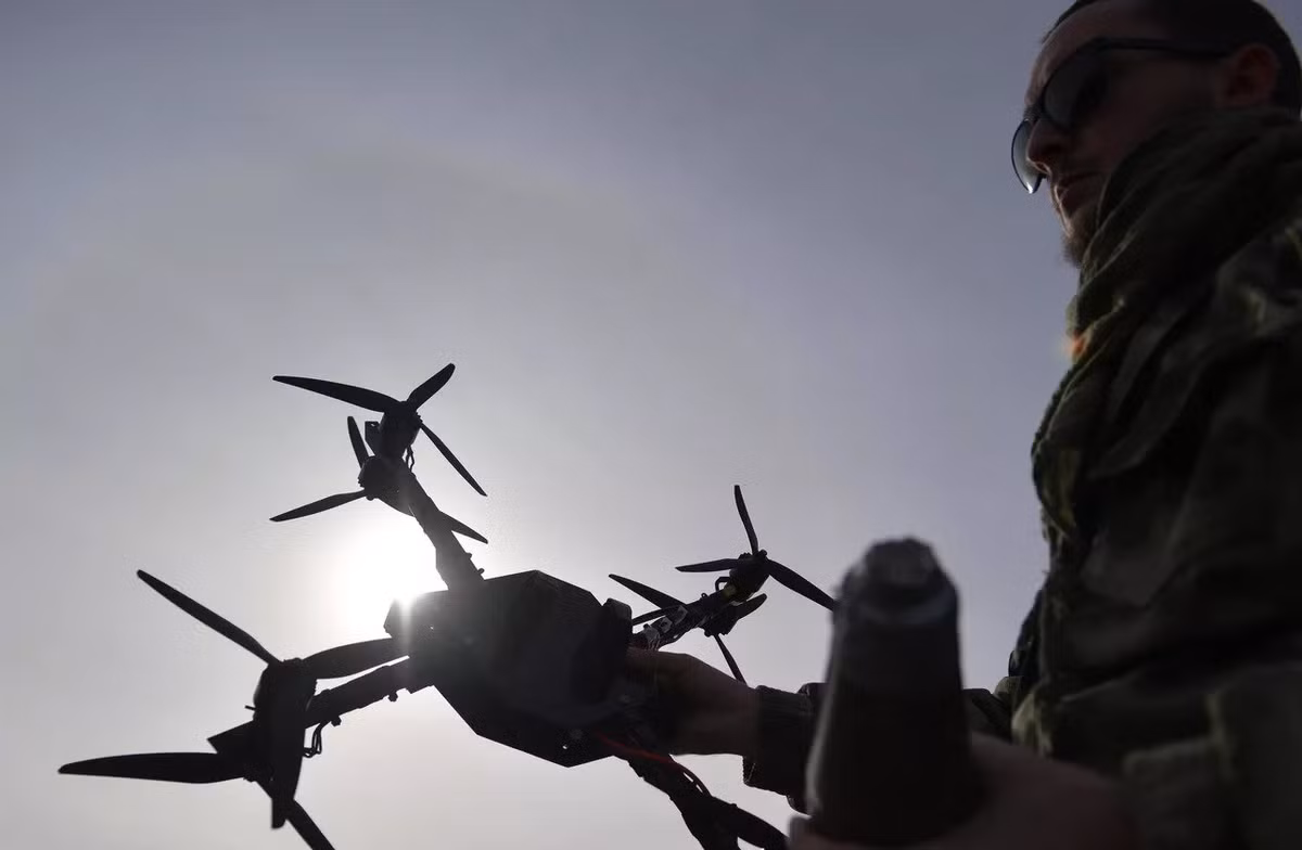 Việc sử dụng loại UAV cảm tử này, đã cải thiện đáng kể hiệu quả chiến đấu và độ chính xác của Quân đội Nga, khiến tuyến phòng thủ của Quân đội Ukraine ở khu đô thị Chasov Yar phải đối mặt với những thách thức nghiêm trọng.