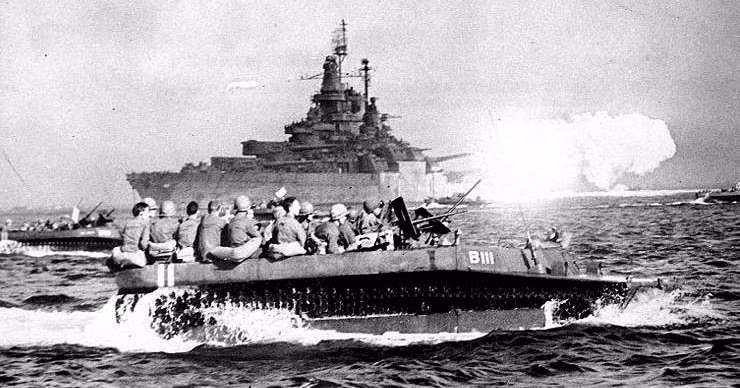 Ngày 20/2/1945, lúc 7 giờ 40 phút sáng, các hải pháo Mỹ lại tiến hành bắn phá chuẩn bị cho đợt tấn công. 50 phút sau, thủy quân lục chiến Mỹ bắt đầu tiến lên. Một trung đoàn nhận mục tiêu tấn công núi Suribachi còn ba trung đoàn khác nhắm vào mục tiêu là cao nguyên Motoyama.