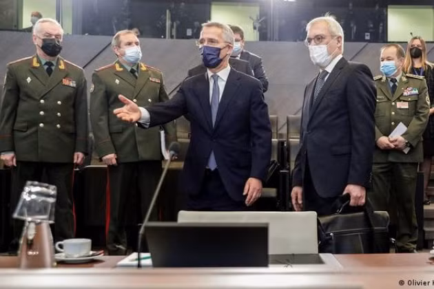Các cuộc đàm phán với NATO tại Brussels, kết thúc với thất bại giành cho phía Nga, buộc lực lượng vũ trang Nga phải quyết định sử dụng một loạt các biện pháp can thiệp quân sự chống lại liên minh quân sự này.