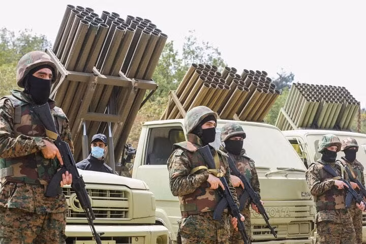 Điểm cốt lõi là Iran và Hezbollah sẽ không để Israel có được hòa bình và sẽ tiếp tục chiến đấu chống lại Israel bất kể giá nào. Bởi vì khi tiến hành chiến tranh du kích, điều quan trọng nhất là không sợ thất bại, thì nhất định sẽ thắng. Khó khăn thì đánh nhỏ, thuận lợi thì đánh lớn, không để Israel dừng bước. 