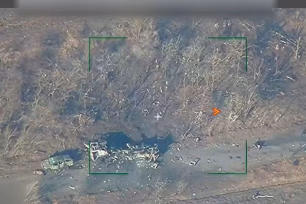 Để ngăn Không quân Nga thả bom lượn, hiện Quân đội Ukraine chỉ có tên lửa phòng không Patriot của Mỹ và S-300 của Liên Xô là có đủ tầm bắn để ngăn máy bay Nga thả những quả bom này; nhưng số lượng những vũ khí trên của Kiev rất hạn chế và việc đưa chúng ra sát chiến tuyến tiềm ẩn những rủi ro rất lớn.