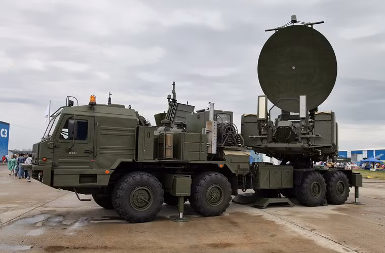 Nga sẵn sàng sử dụng vũ khí phi sát thương để trấn áp NATO ở châu Âu; một trong những phương tiện hiệu quả nhất là sử dụng các hệ thống chế áp điện tử tầm xa, đó là các tổ hợp tác chiến điện tử Murmansk-BN và Krasukha-4.