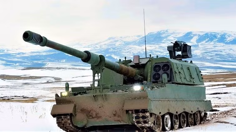 Pháo tự hành T-155 Firtina được Thổ Nhĩ Kỳ phát triển dựa trên pháo tự hành K9 Thunder của Hàn Quốc. Ban đầu được tạo ra để phục vụ nhu cầu của Quân đội Thổ Nhĩ Kỳ, loại pháo này sau đó xuất khẩu, bao gồm cả cung cấp cho Azerbaijan.