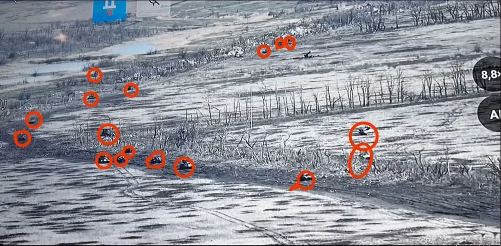 Tuy nhiên cuộc tiến công này của Nga, đã bị quân đội Ukraine đã theo dõi chặt chẽ bằng máy UAV trinh sát. Sau đó đoàn xe đã bị pháo và UAV FPV tấn công dữ dội, làm 12 xe tăng và 8 xe chiến đấu bộ binh Nga bị phá hủy.