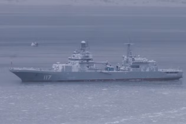 Việc chuyển ba tàu đổ bộ cỡ lớn từ Hạm đội Phương Bắc đến Biển Baltic (cụ thể là đến Kaliningrad), liên quan trực tiếp đến các biện pháp quân sự-kỹ thuật mà Bộ Quốc phòng Nga tuyên bố trước đó, sẵn sàng đáp lại các hành động của NATO. 