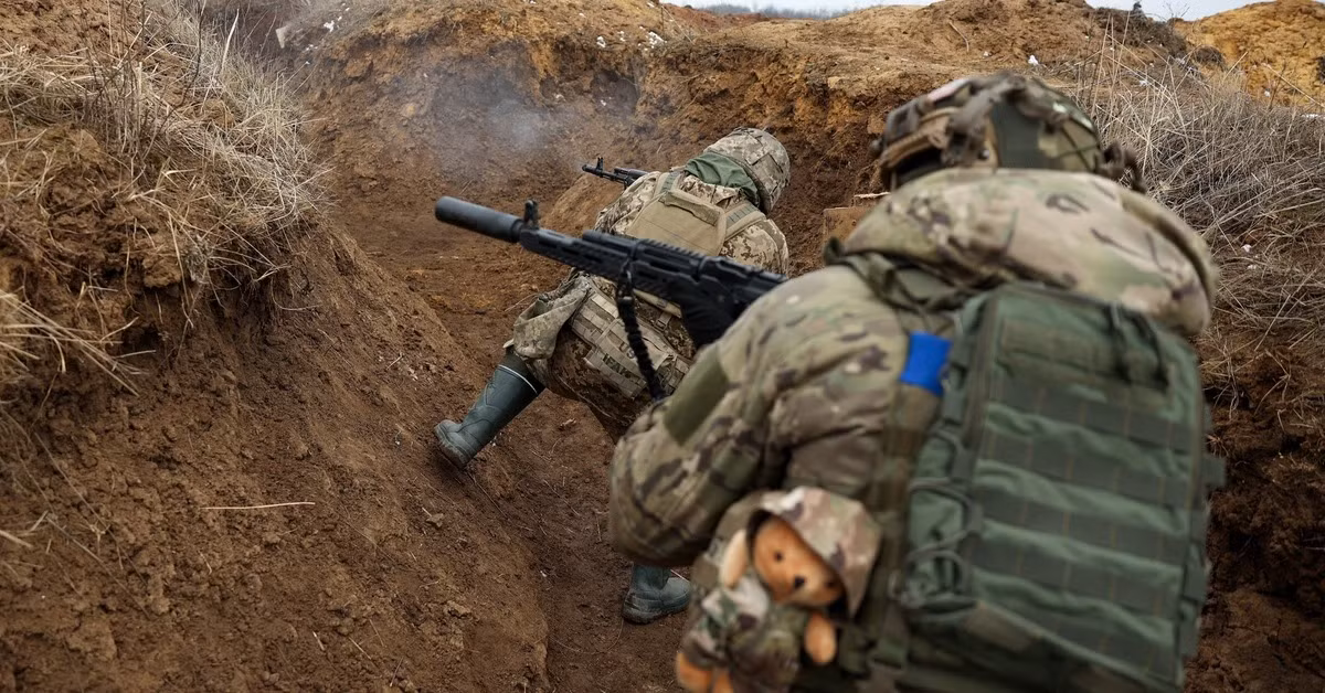 Trong khi đó, các quốc gia châu Âu nhiệt tình ủng hộ Ukraine chống Nga đã suy yếu và dần “hết hơi” trước áp lực của các vấn đề nội bộ và sự mệt mỏi kéo dài. Trong khi đó, RFAF đang trong đà tấn công, nếu AFU không thể ngăn chặn, RFAF có thể kiểm soát hoàn toàn vùng Donbass của Ukraine vào mùa thu năm nay.