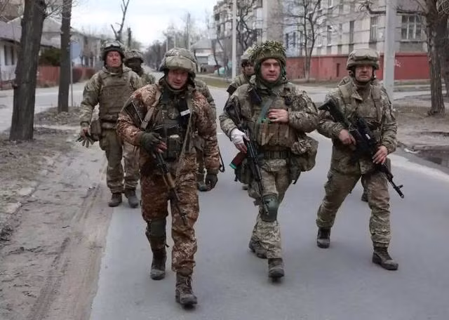Bộ Quốc phòng Nga cho biết, những cố gắng của phía Ukraine nhằm giành lại quyền kiểm soát Svatovo trong những ngày gần đây đều bị chặn lại bởi hỏa lực hạng nặng của pháo binh và không quân Nga. Các cuộc tấn công ở khu vực Ploshchanka và Chervonopopovka cũng kết thúc theo cách tương tự.