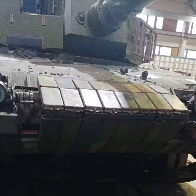 Mặc dù Bộ Quốc phòng Ukraine chưa đưa ra bất kỳ thông tin chính thức nào, nhưng có thông tin cho rằng quân đội Ukraine sẽ không chỉ lắp đặt giáp phản ứng nổ trên Leopard 2 mà còn trên cả xe tăng Challenger 2 và M1A1, dự kiến sẽ được Anh và Mỹ bàn giao cho Ukraine trong mùa thu này. 