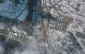 Quân đội Nga đã triển khai tại khu vực biên giới với Ukraine ít nhất 50 nhóm tác chiến chiến đấu (BTG), với tổng quân số khoảng 170-190 nghìn người, cùng vài nghìn đơn vị thiết bị quân sự, vũ khí hạng nặng và thiết bị phòng không ở tư thế sẵn sàng chiến đấu cao.