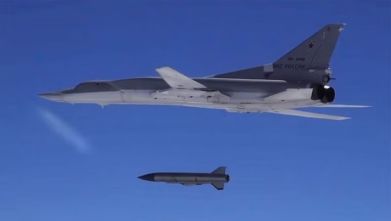 Thực tế, sau khi số tên lửa Kh-22 được Ukraine bàn giao cho Nga, Quân đội Nga cũng đã tổ chức một số cuộc tập trận sau năm 2000, để phóng thử nghiệm nhằm kiểm chứng tính hiệu quả của loại tên lửa nhiên liệu lỏng, đã được sản xuất vài chục năm này. 