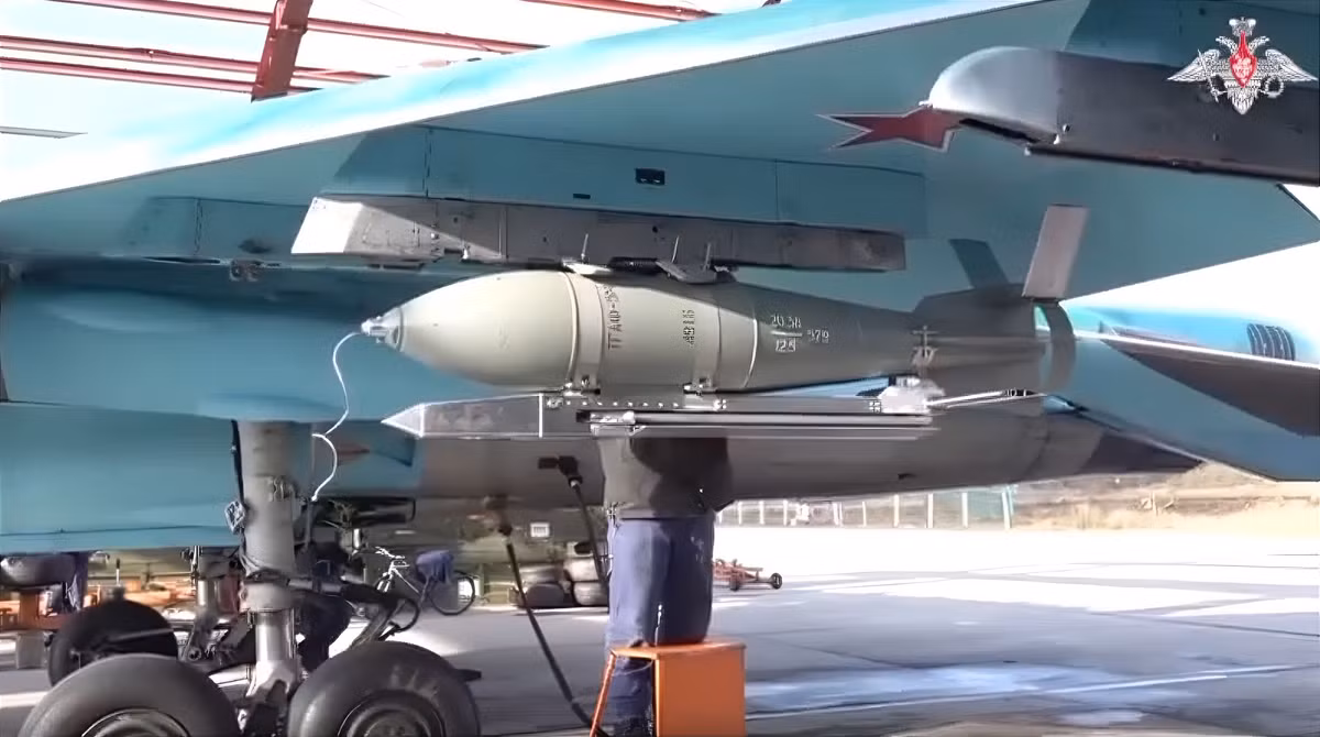 Việc một chiếc tiêm kích bom Su-34 có thể mang được 4 quả bom 500 kg hoặc hai quả bom 1.500 kg trong một lần xuất kích là chiến thuật rất phù hợp với những bình luận gần đây của một quan chức cấp cao Nga. 